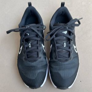 Nike Downshifter 12 (like new)